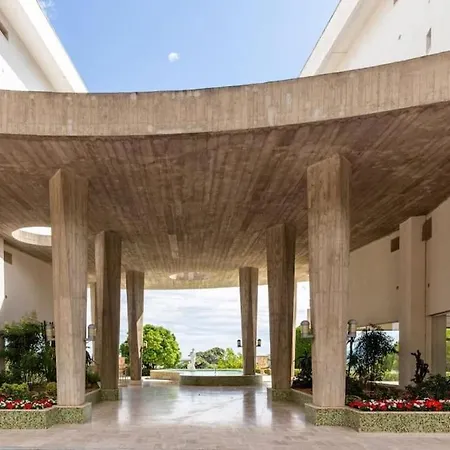 Superbe 3 Pièces Avec Piscine Et Tennis Cannes