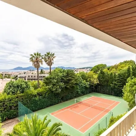 Superbe 3 Pieces Avec Piscine Et Tennis * Cannes