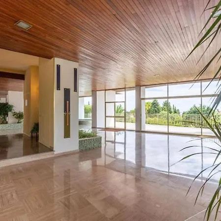 Superbe 3 Pièces Avec Piscine Et Tennis *