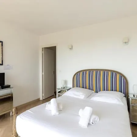 Superbe 3 Pieces Avec Piscine Et Tennis Apartmán Cannes