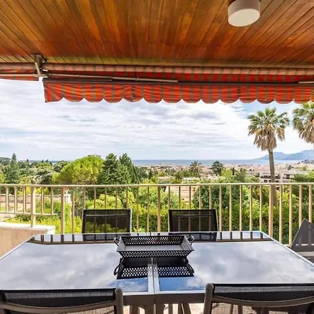 Superbe 3 Pieces Avec Piscine Et Tennis Apartmán *
