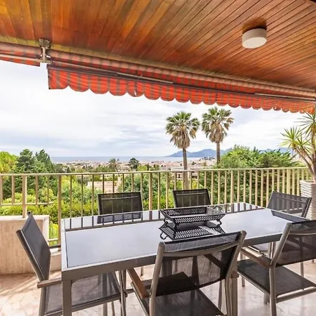 Superbe 3 Pieces Avec Piscine Et Tennis Apartmán *