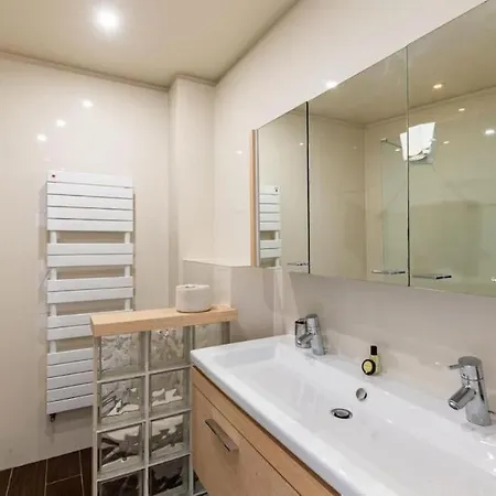 Superbe 3 Pieces Avec Piscine Et Tennis Apartmán *